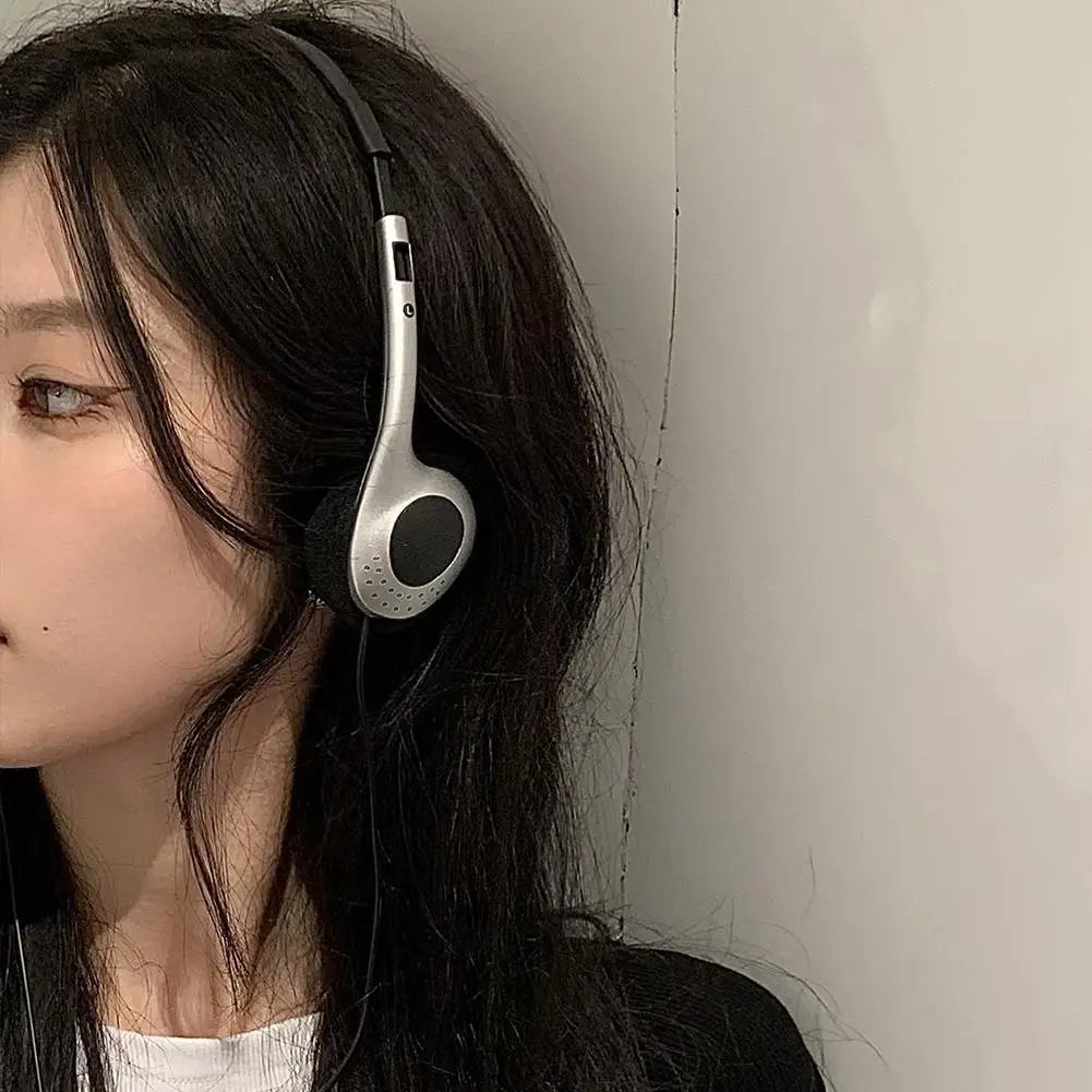 Y2K Personality Retro Headphones Millennium Style Over Ear Wired Headset Vintage Metal Band Photo Props Fashion Noise Isolation