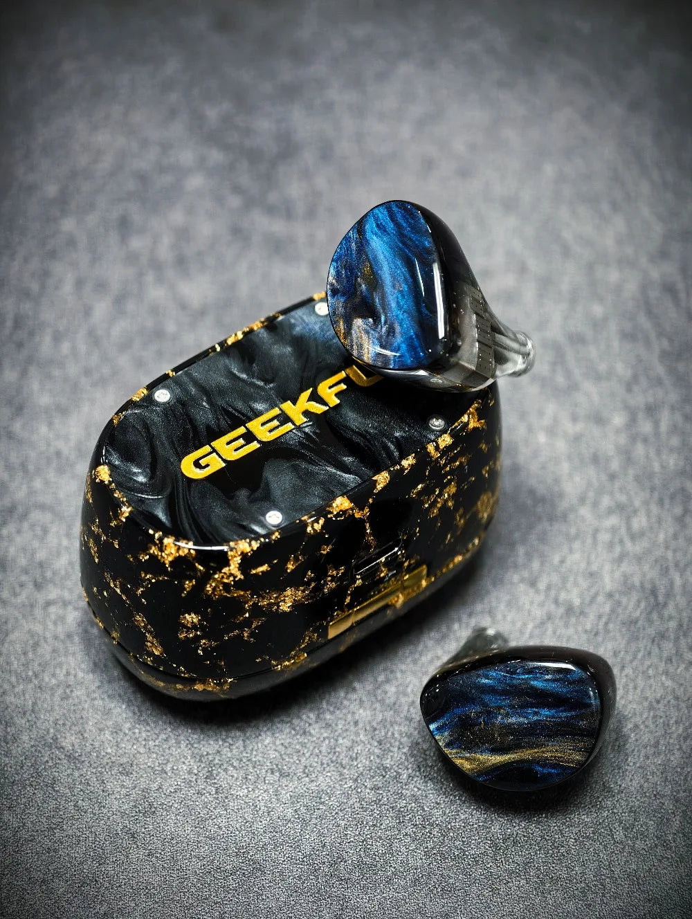 GEEKFLY Super 16 12BA+2PEBC+Planar+DMD TWS IEM HIFI True Wireless Bluetooth Earbuds 16 Units Balanced in-ear Earphones with AMP