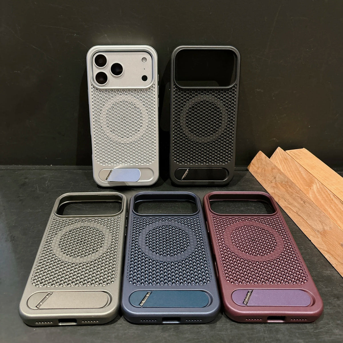 Heat Dissipation Mesh Case For iPhone 18 Pro Max 17 Pro Magnetic Case For iPhone 16 18 Pro Max 16 17 Pro Breathable Holder Cover
