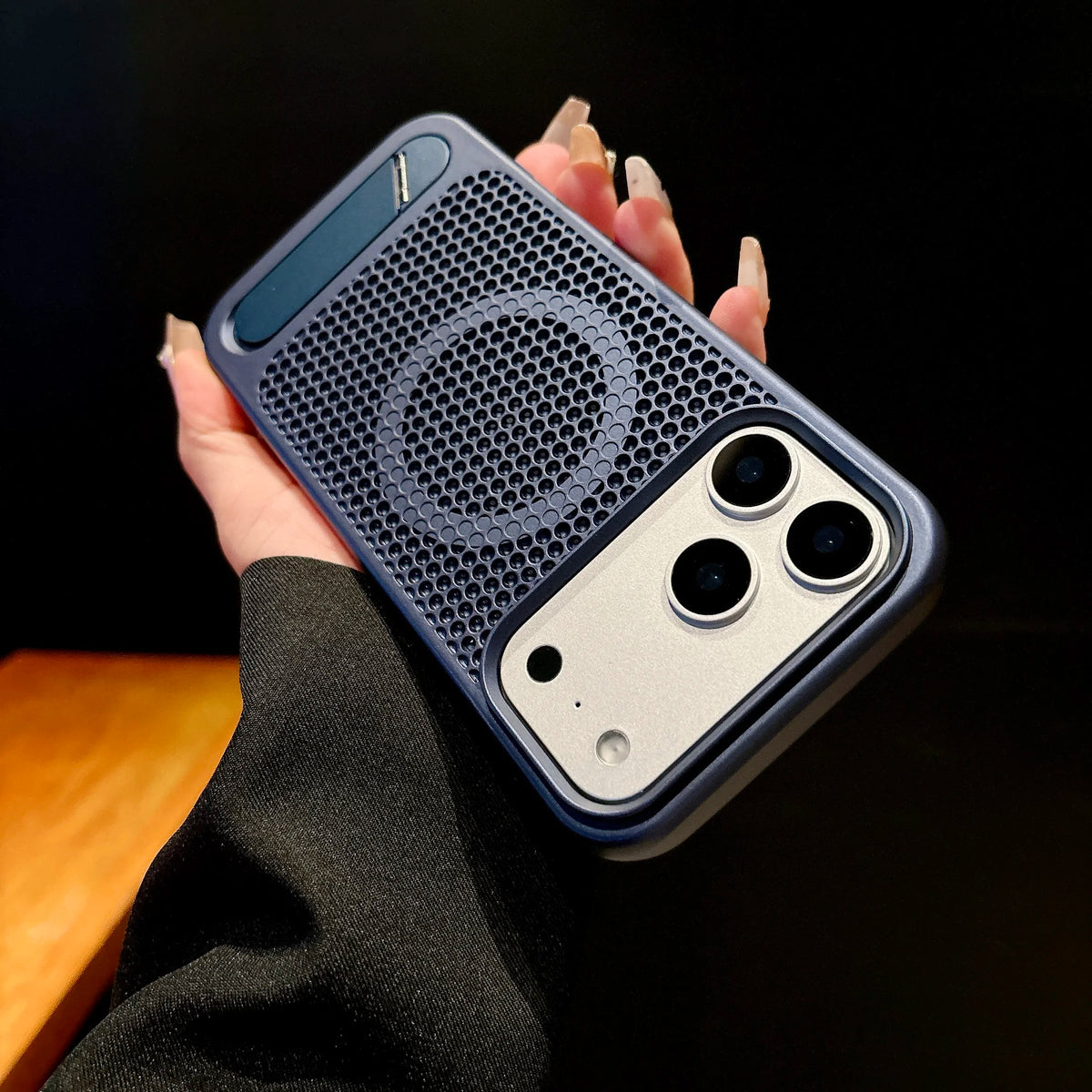 Heat Dissipation Mesh Case For iPhone 18 Pro Max 17 Pro Magnetic Case For iPhone 16 18 Pro Max 16 17 Pro Breathable Holder Cover