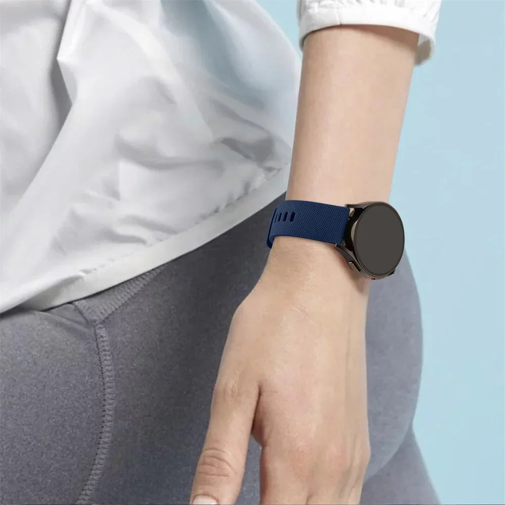 18mm/20mm/22mm Silicone straps For Amazfit GTS 4/3/2/2e/4 Mini/GTR 4/3/3 Pro/2/2e Sport Bracelet Amazfit bip 6-5-3/u/s/pro band