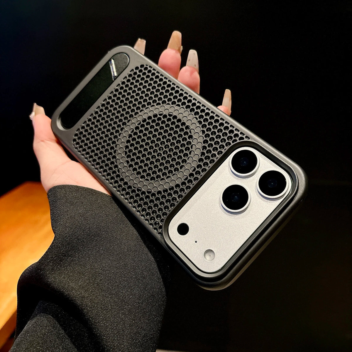 Heat Dissipation Mesh Case For iPhone 18 Pro Max 17 Pro Magnetic Case For iPhone 16 18 Pro Max 16 17 Pro Breathable Holder Cover