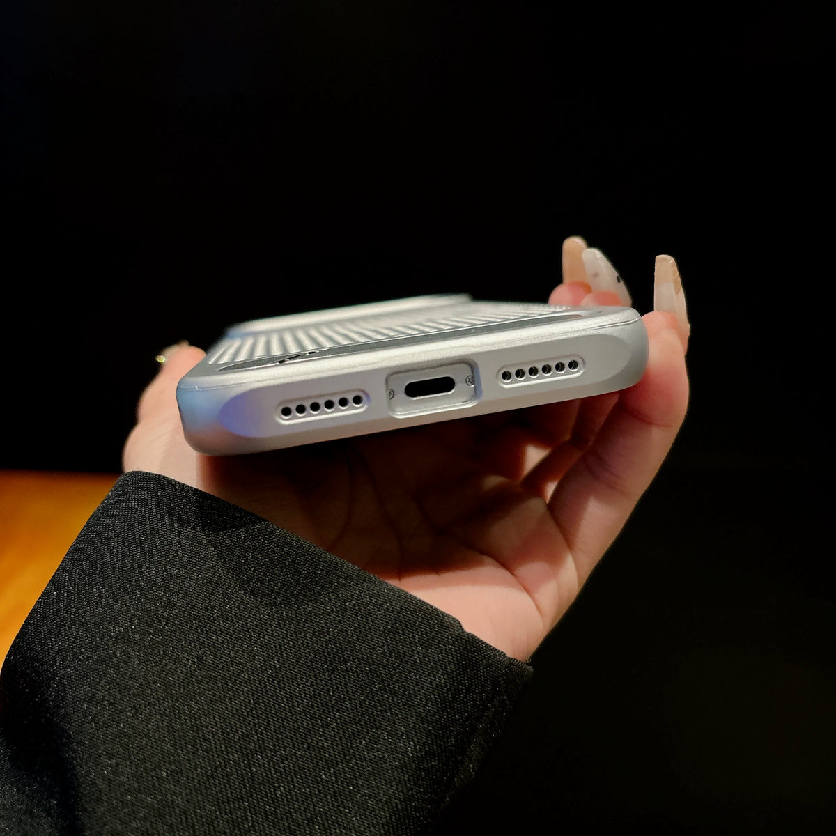 Heat Dissipation Mesh Case For iPhone 18 Pro Max 17 Pro Magnetic Case For iPhone 16 18 Pro Max 16 17 Pro Breathable Holder Cover