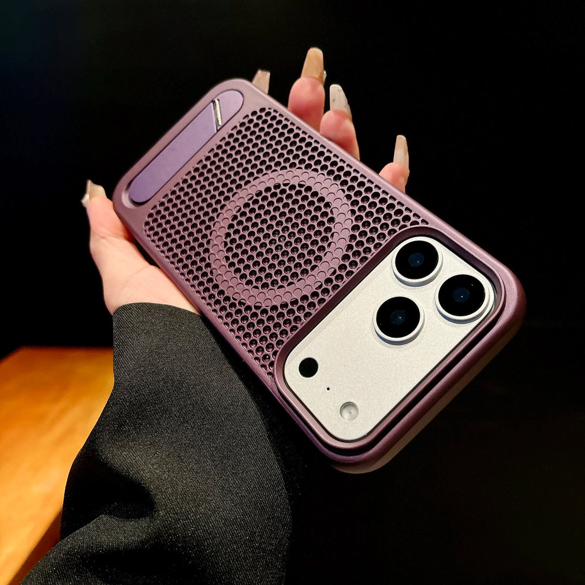 Heat Dissipation Mesh Case For iPhone 18 Pro Max 17 Pro Magnetic Case For iPhone 16 18 Pro Max 16 17 Pro Breathable Holder Cover