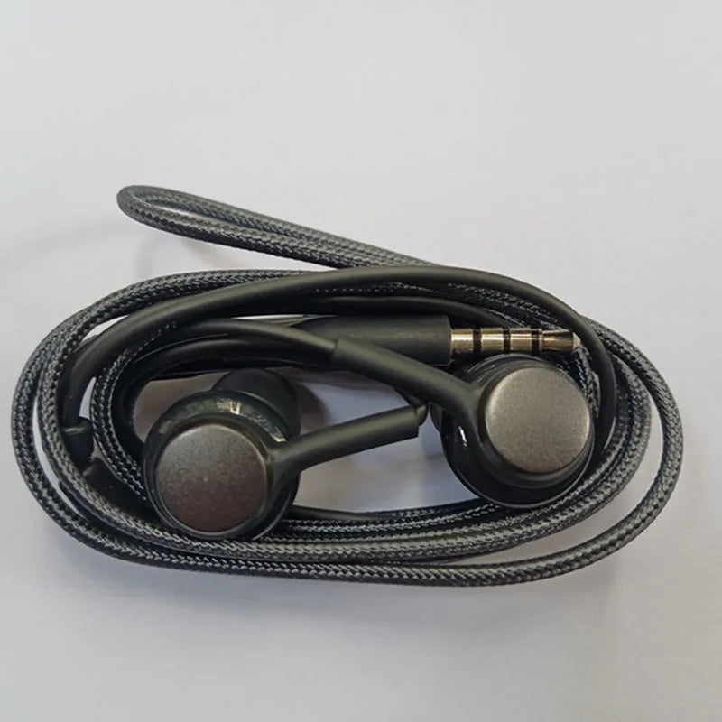 Stereo Sports In-ear Earphones With Mic 3.5mm Control Box Wired Headset Black White For Samsung Galaxy S8 S8plus Xiaomi Phones