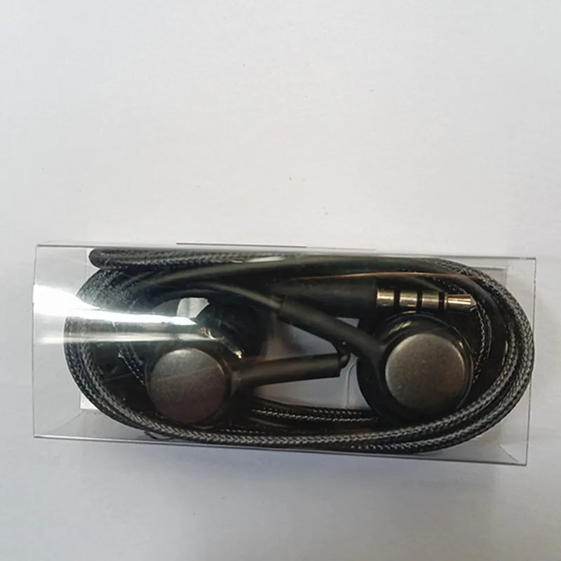 Stereo Sports In-ear Earphones With Mic 3.5mm Control Box Wired Headset Black White For Samsung Galaxy S8 S8plus Xiaomi Phones